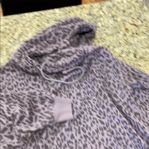 Women’s oversized sweatshirt